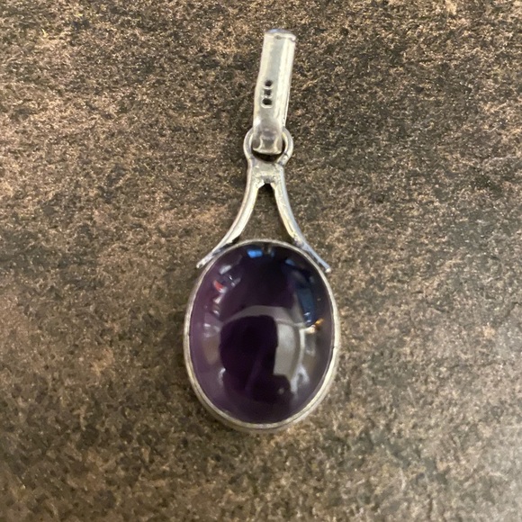 925 Sterling Silver Amethyst Pendant - Picture 5 of 5